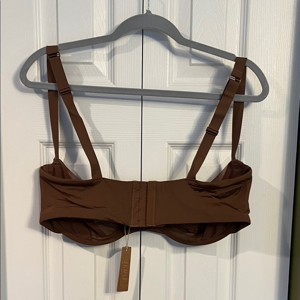 SKIMS No-Show Balconette Bra (Jasper) - Picture 3 of 6